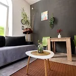 Kata Daire Split