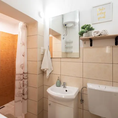 Kata Διαμέρισμα